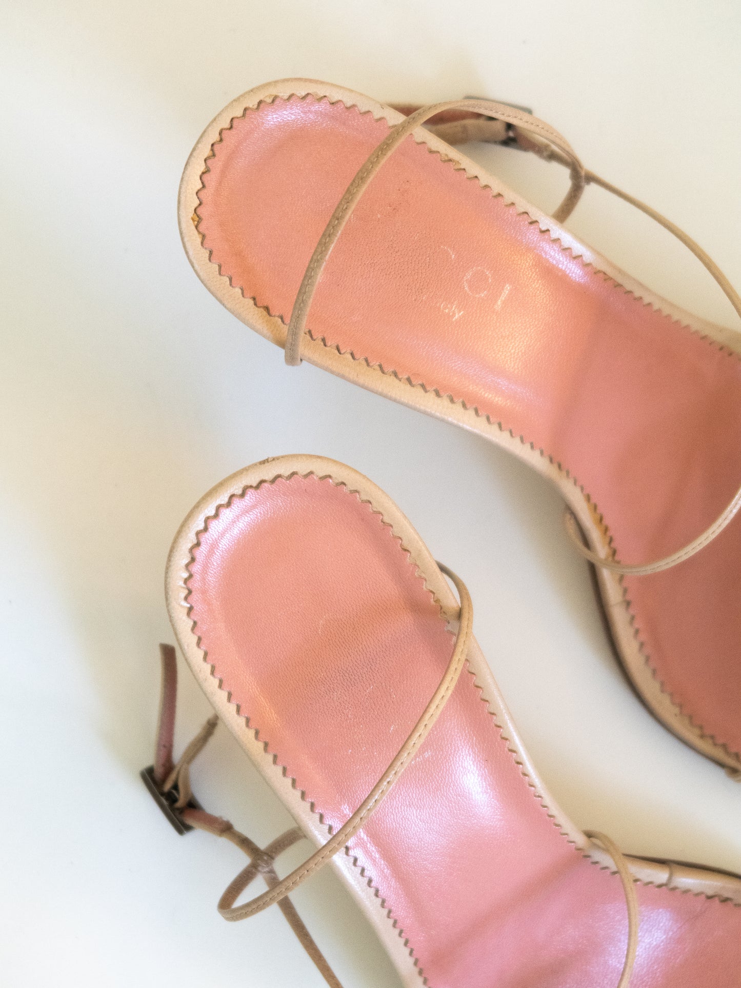 GUCCI "Barely There" Nude & Pink Bow Sandals (EU 38)