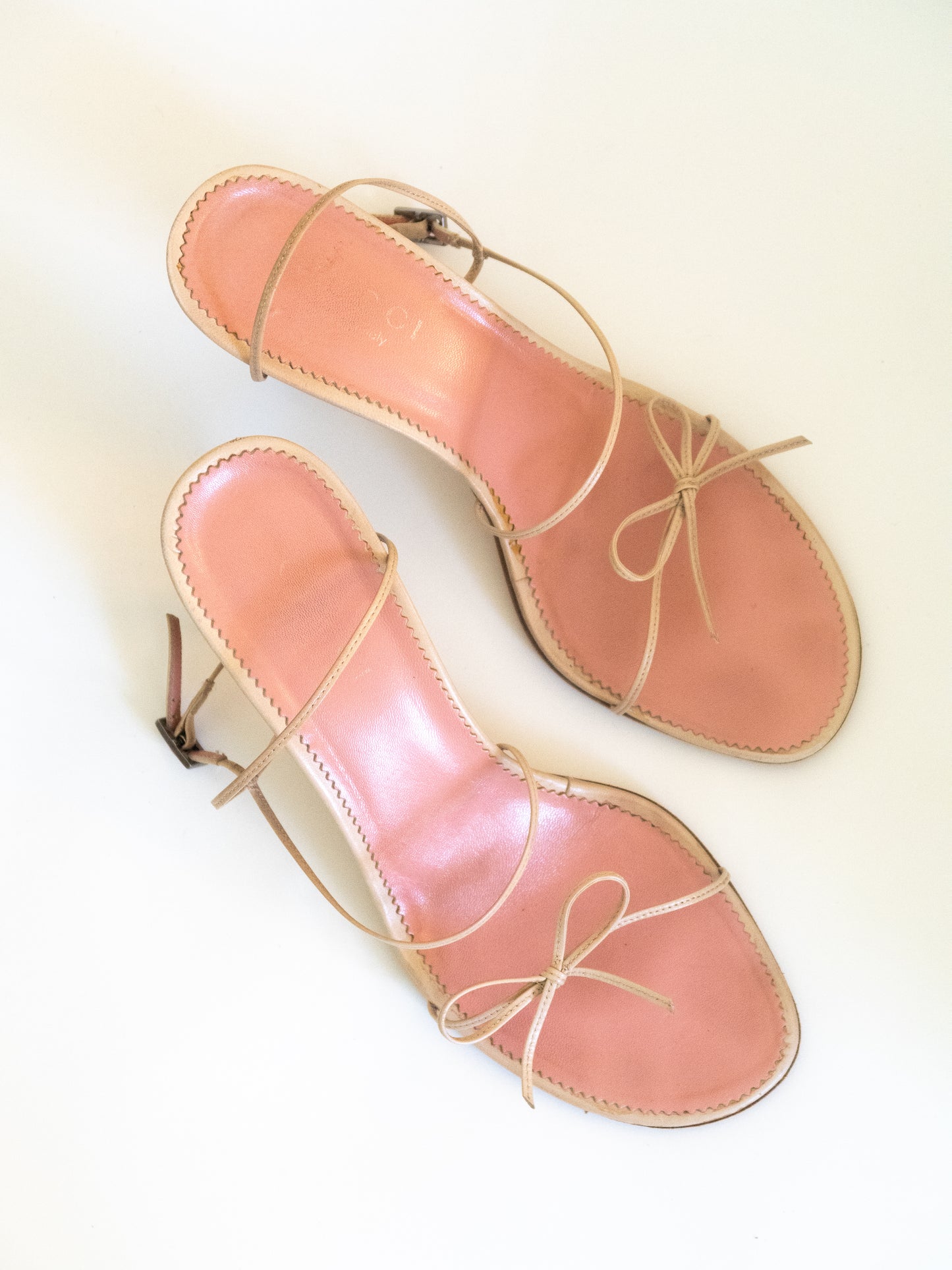 GUCCI "Barely There" Nude & Pink Bow Sandals (EU 38)