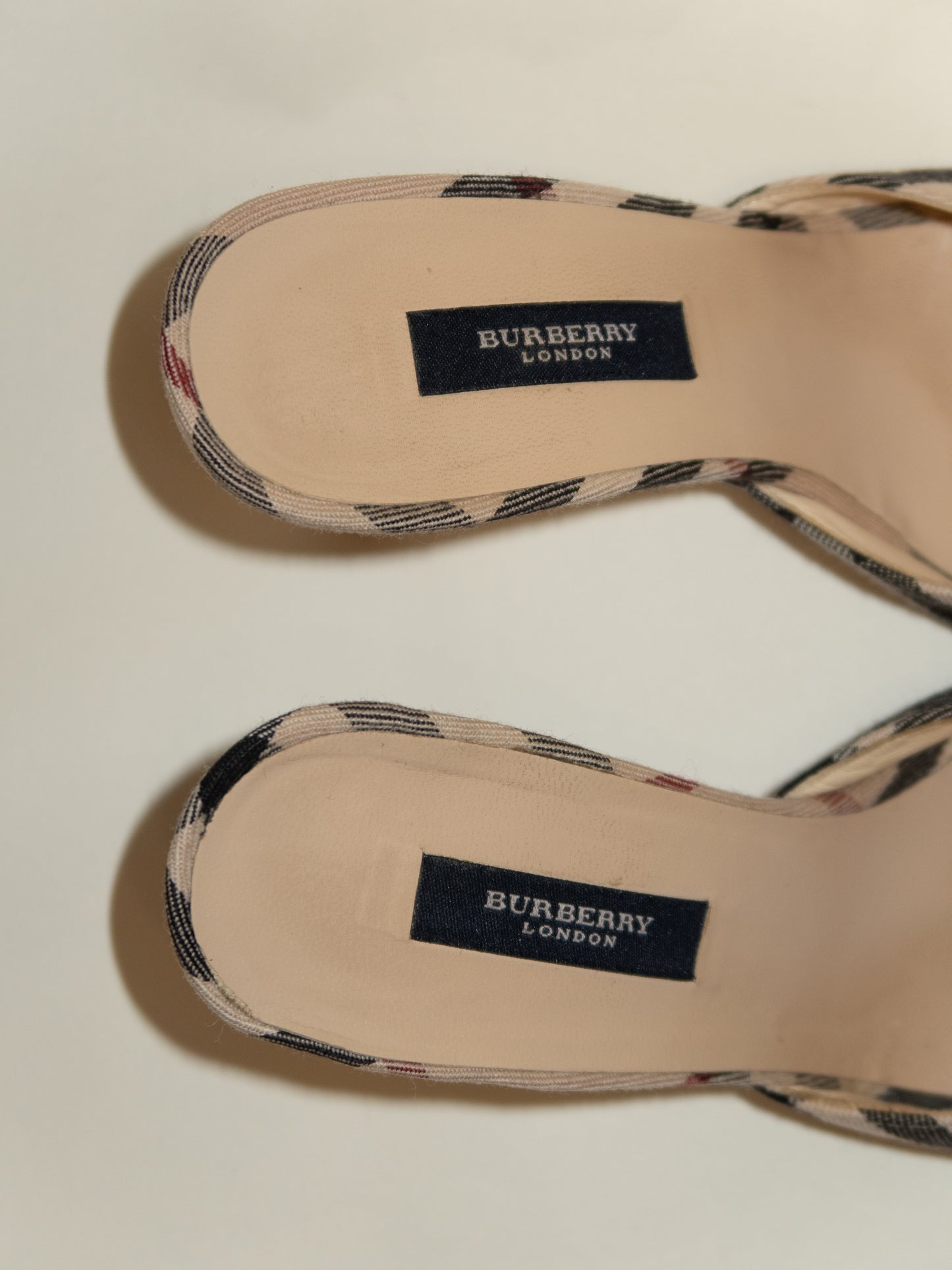 BURBERRY London Canvas Printed Slides (EU36)