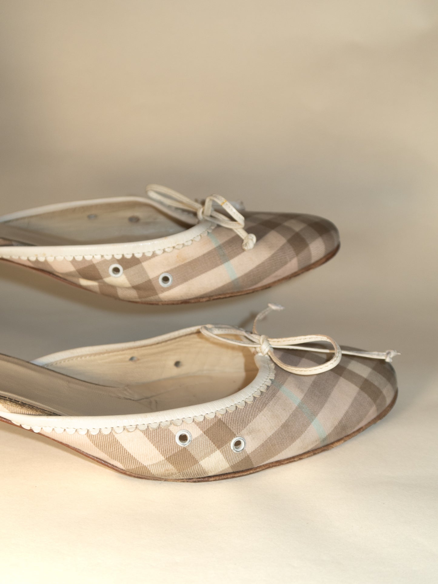 BURBERRY Pink & Grey Nova Check Mules (EU 39)