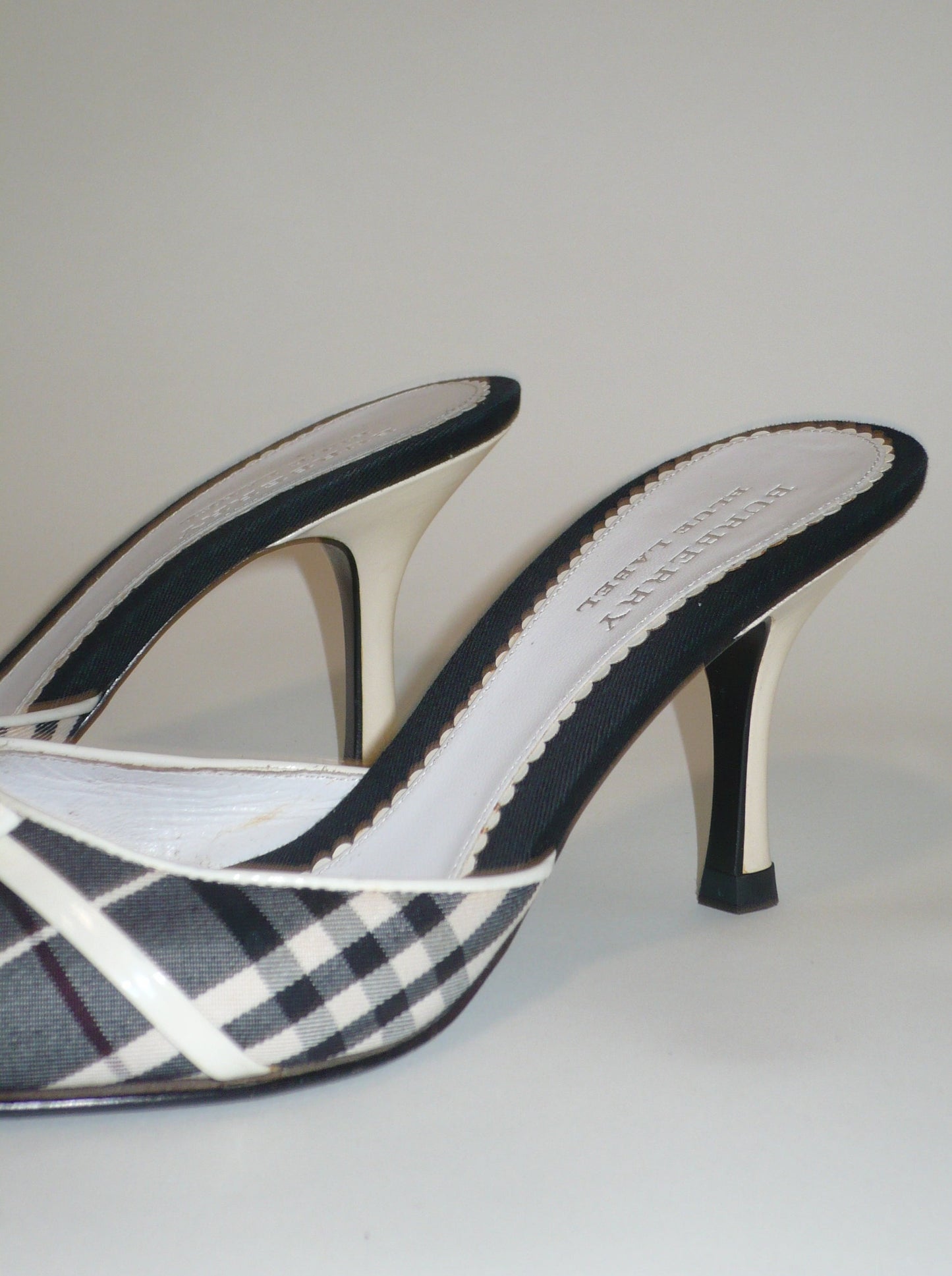 BURBERRY Blue Label Plaid Bow Mule (EU 36)